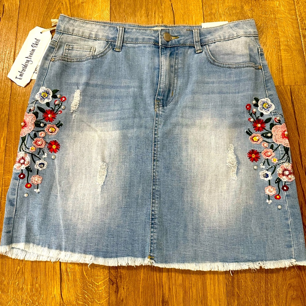 Embroidery denim skirt